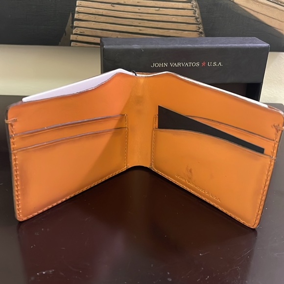 JOHN VARVATOS USA UNLINED LEATHER BILLFOLD - Picture 3 of 6